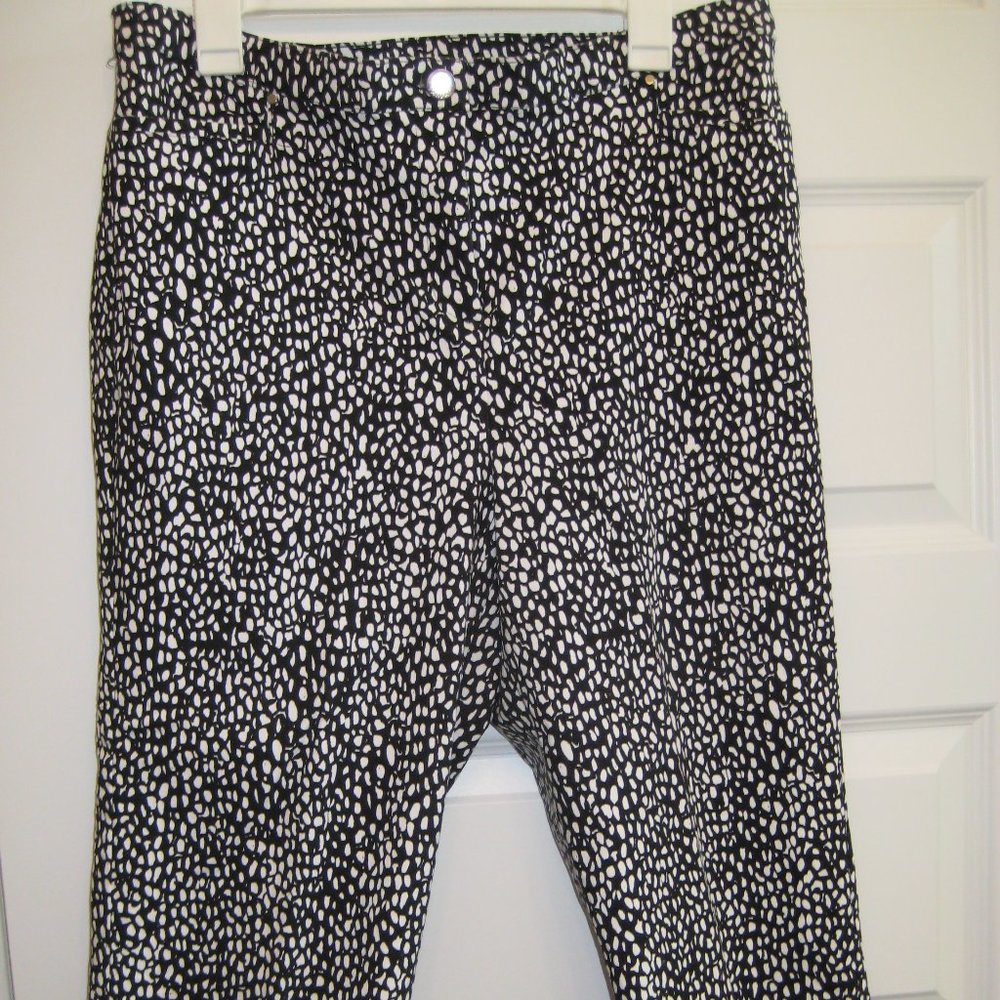 Tanjay Black and White Capris size 16